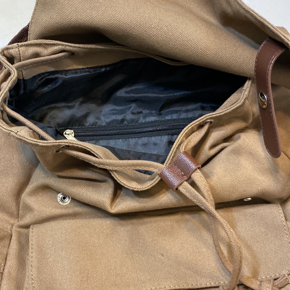 Backpack - Picture 4 of 5